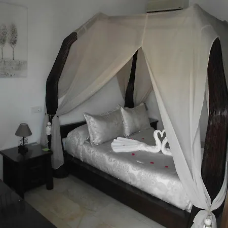 El Canario Guest house *