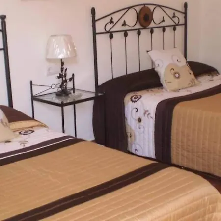 金丝雀旅馆 科尼尔-德拉弗龙特拉