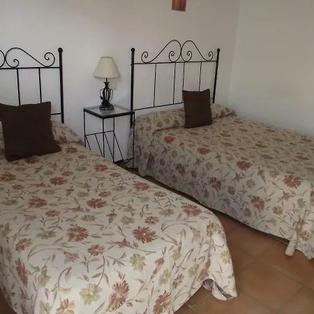 金丝雀旅馆 科尼尔-德拉弗龙特拉