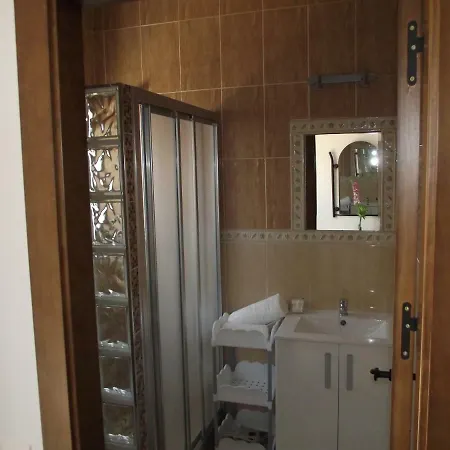 金丝雀旅馆 招待所 *