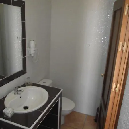 金丝雀旅馆 招待所 *